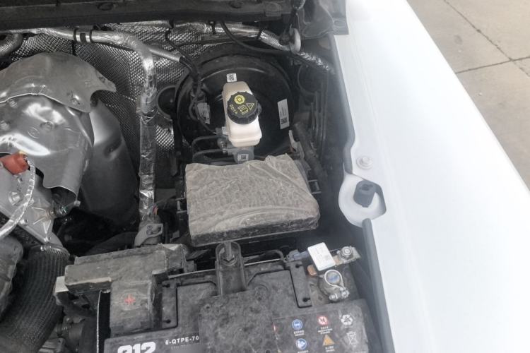 Used 212 T01 2024 2.0T Mechanic Engine Bay Left