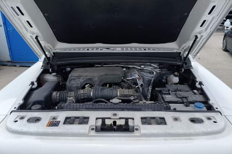 Used 212 T01 2024 2.0T Mechanic Engine Bay