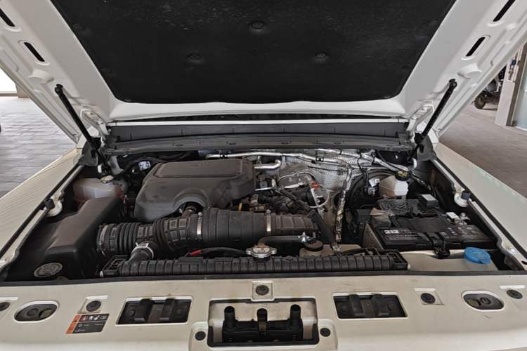 Used 212 T01 2024 2.0T Mechanic Engine Bay