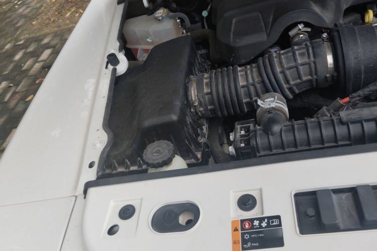 Used 212 T01 2024 2.0T Explorer Engine Bay Right