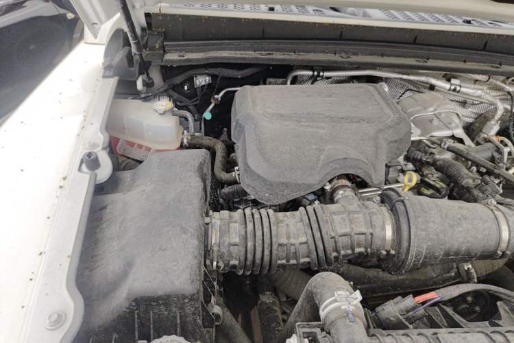 Used 212 T01 2024 2.0T Mechanic Engine Bay Right