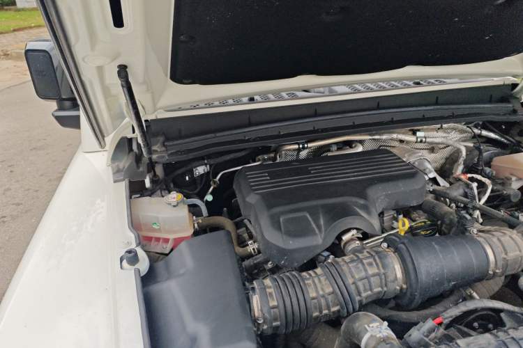 Used 212 T01 2024 2.0T Explorer Engine Bay Right