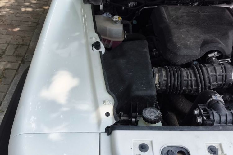 Used 212 T01 2024 2.0T Mechanic Engine Bay Right