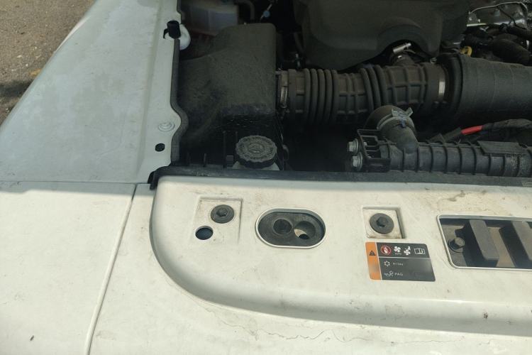 Used 212 T01 2024 2.0T Mechanic Engine Bay Right