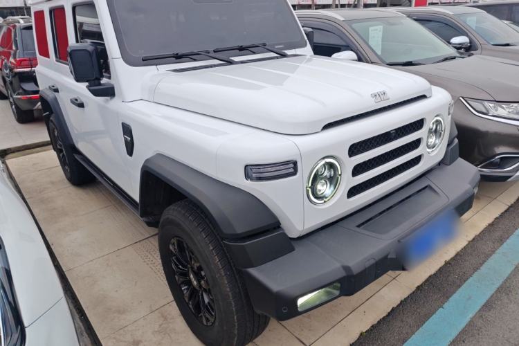 Used 212 T01 2024 2.0T Explorer Exterior 1