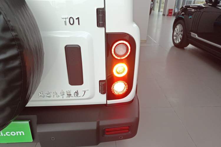 Used 212 T01 2024 2.0T Mechanic Exterior 3