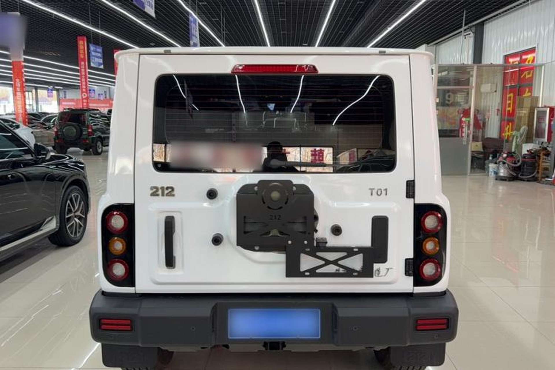 Used 212 T01 2024 2.0T Explorer Exterior 4