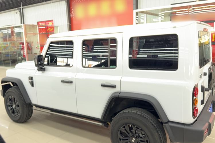 Used 212 T01 2024 2.0T Explorer Exterior 5