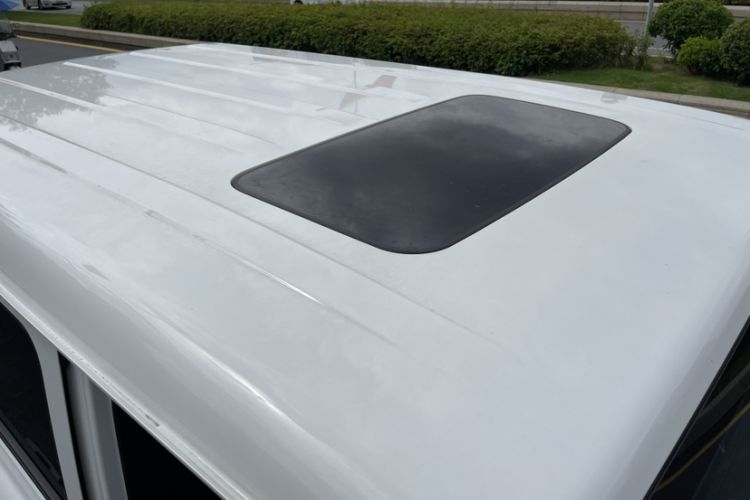 Used 212 T01 2024 2.0T Explorer Exterior 6