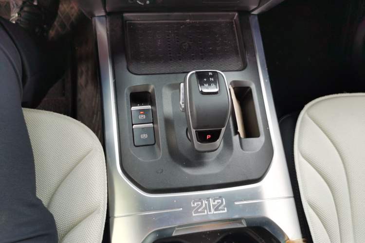 Used 212 T01 2024 2.0T Explorer Gear Lever