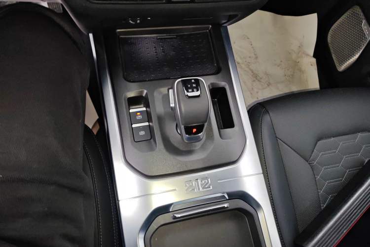 Used 212 T01 2024 2.0T Explorer Gear Lever