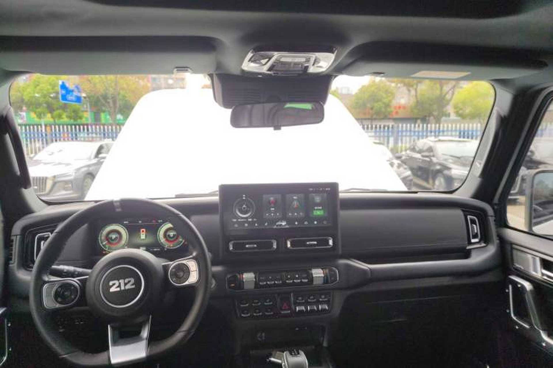 Used 212 T01 2024 2.0T Explorer Headliner