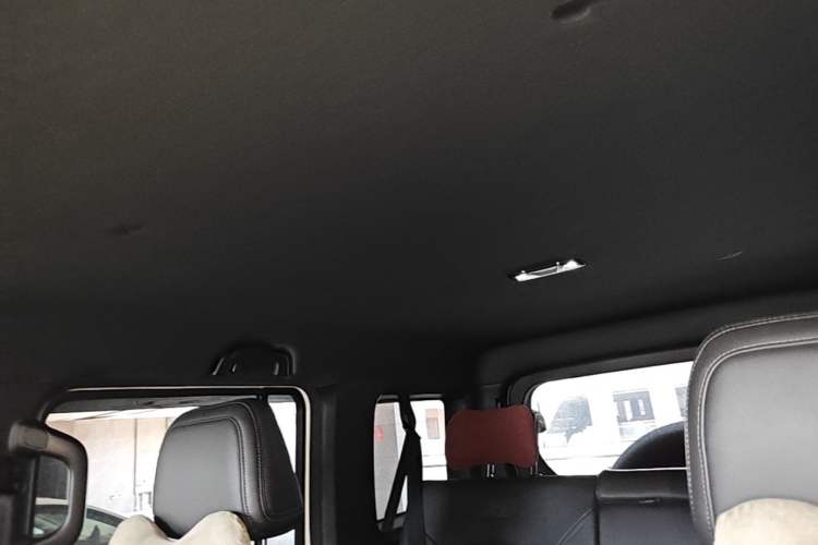 Used 212 T01 2024 2.0T Mechanic Headliner