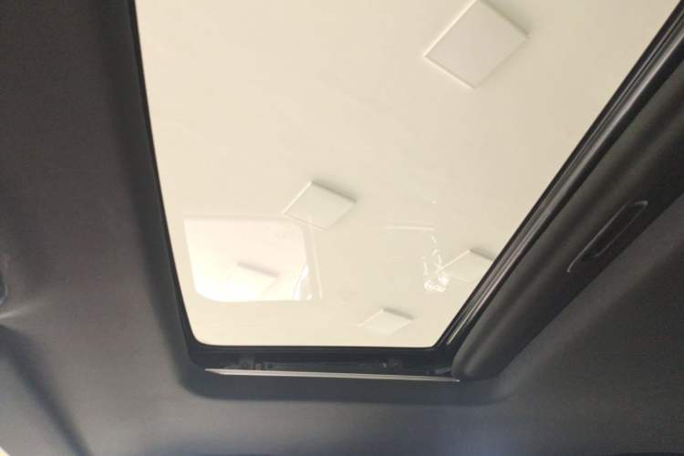 Used 212 T01 2024 2.0T Explorer Headliner
