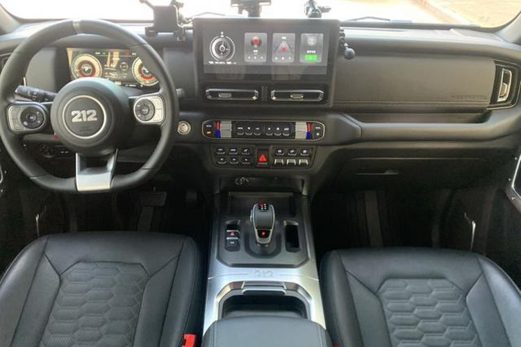 Used 212 T01 2024 2.0T Mechanic Interior 1