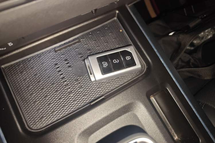 Used 212 T01 2024 2.0T Mechanic Interior 1