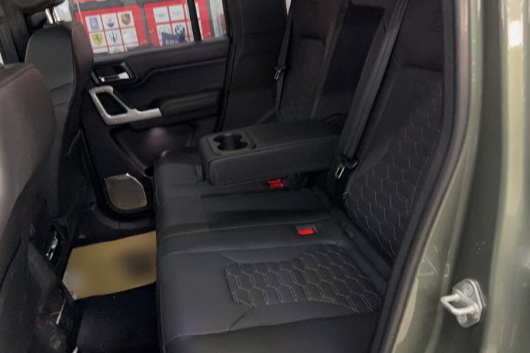 Used 212 T01 2024 2.0T Explorer Interior 1