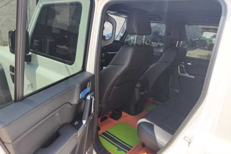 Used 212 T01 2024 2.0T Mechanic Interior 2