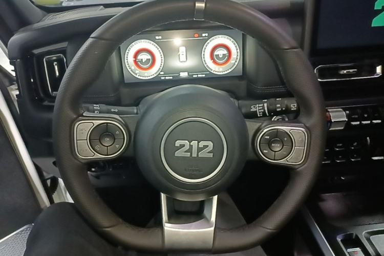 Used 212 T01 2024 2.0T Mechanic Interior 2