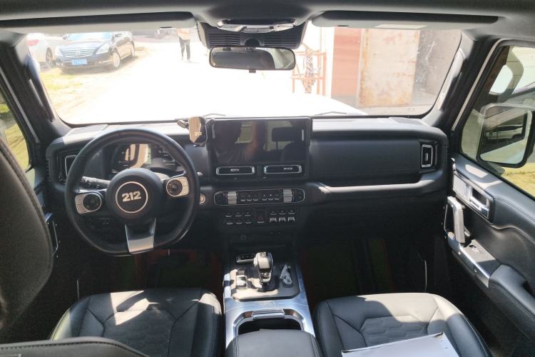 Used 212 T01 2024 2.0T Mechanic Interior 3