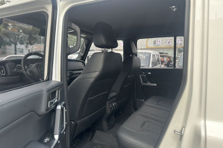 Used 212 T01 2024 2.0T Mechanic Interior 6