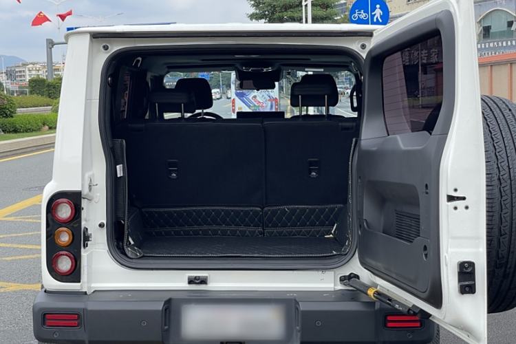 Used 212 T01 2024 2.0T Explorer Interior 9