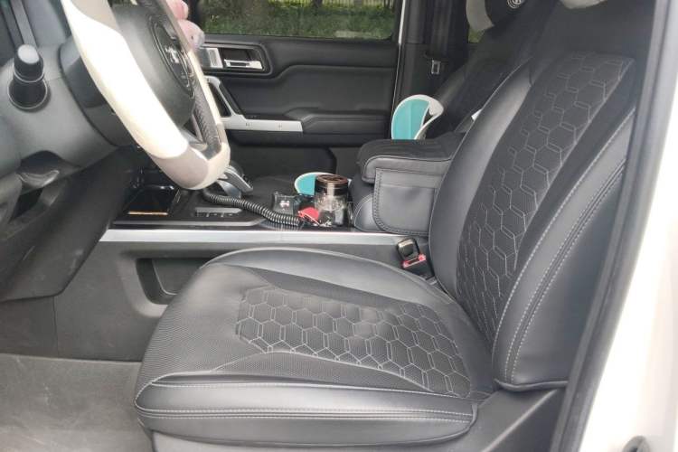 Used 212 T01 2024 2.0T Explorer Left Front Seat
