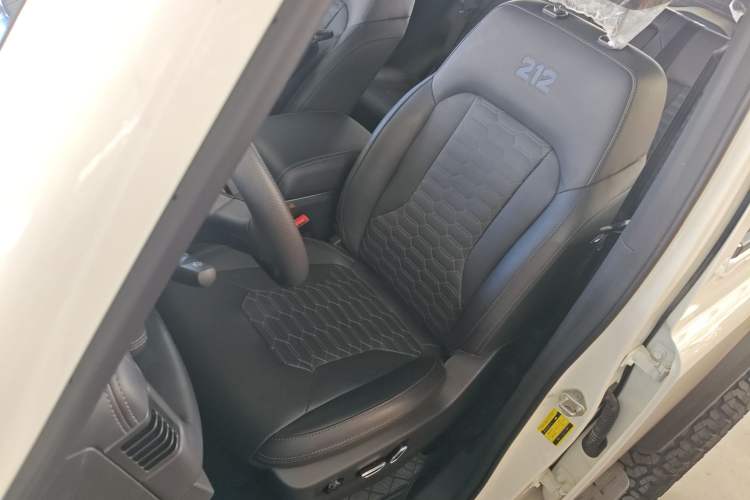 Used 212 T01 2024 2.0T Mechanic Left Front Seat
