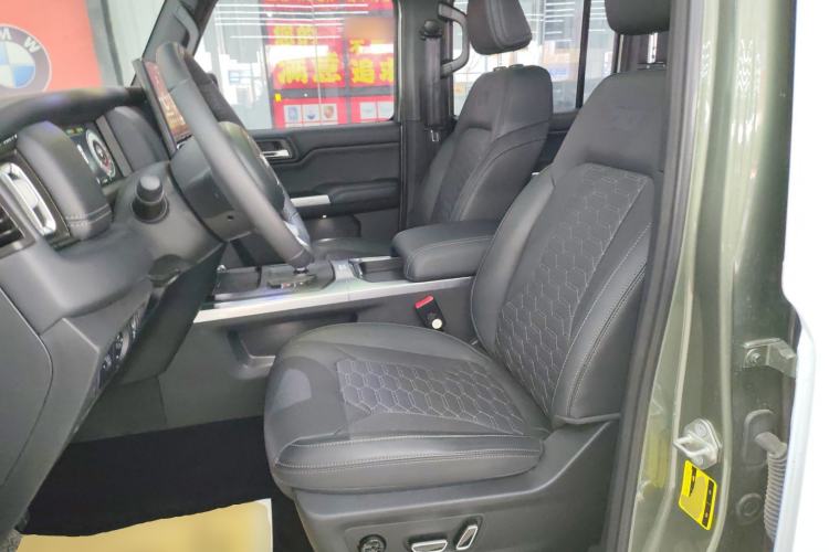 Used 212 T01 2024 2.0T Explorer Left Front Seat