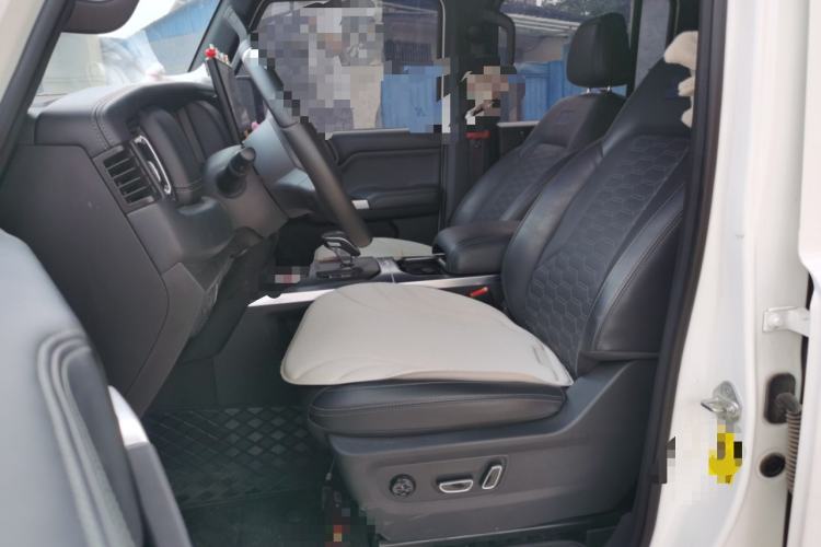 Used 212 T01 2024 2.0T Explorer Left Front Seat