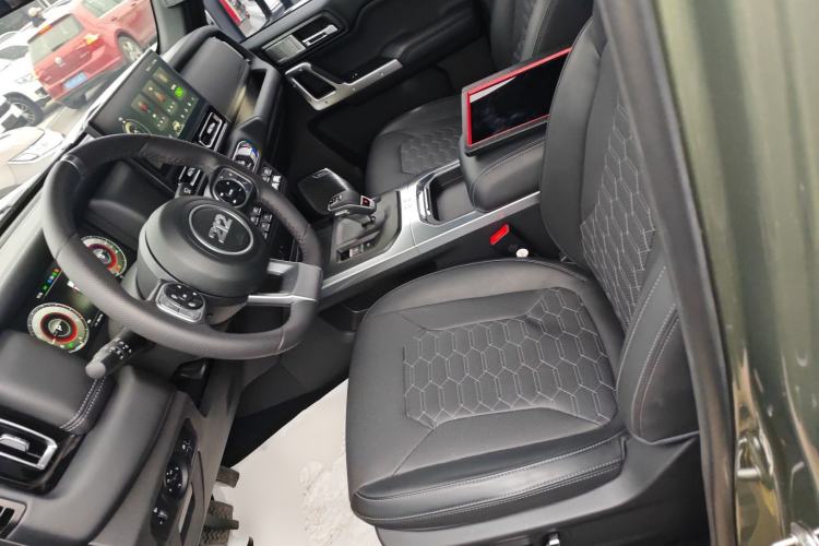 Used 212 T01 2024 2.0T Explorer Left Front Seat