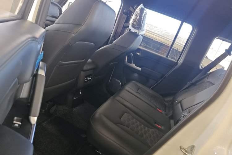 Used 212 T01 2024 2.0T Mechanic Left Rear Seat
