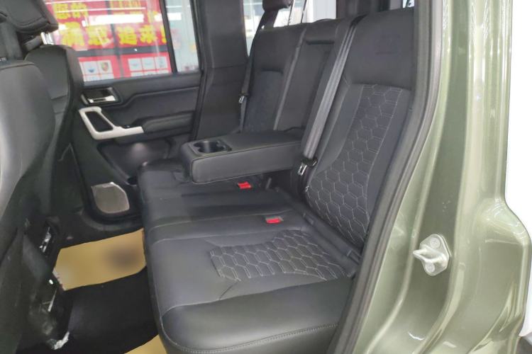 Used 212 T01 2024 2.0T Explorer Left Rear Seat