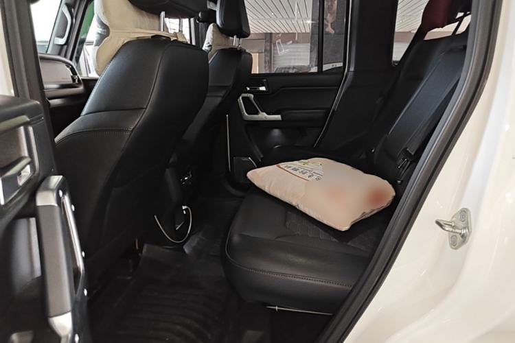 Used 212 T01 2024 2.0T Mechanic Left Rear Seat
