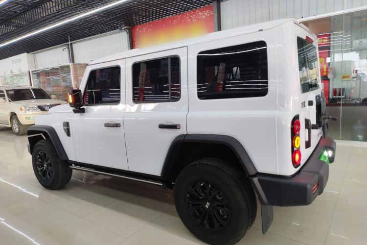 Used 212 T01 2024 2.0T Explorer Left Side
