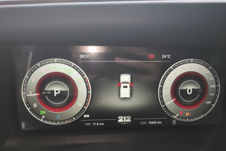 Used 212 T01 2024 2.0T Mechanic Odometer Close Up