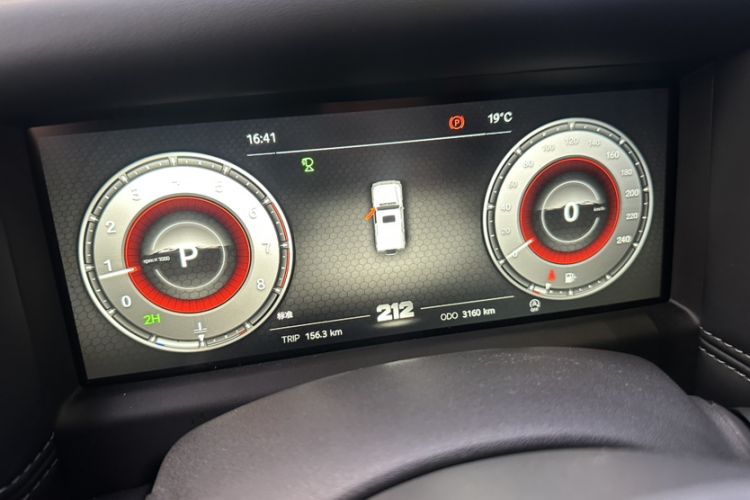 Used 212 T01 2024 2.0T Mechanic Odometer Close Up