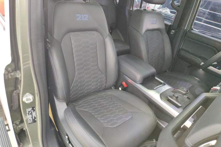 Used 212 T01 2024 2.0T Explorer Right Front Seat