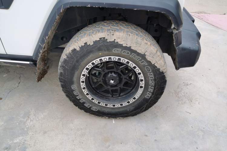 Used 212 T01 2024 2.0T Explorer Right Front Wheel Hub