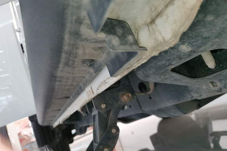 Used 212 T01 2024 2.0T Mechanic Right Side Sill