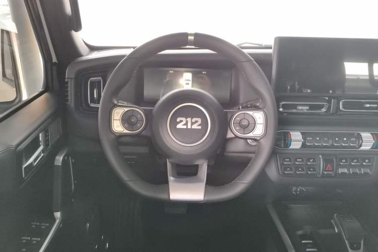 Used 212 T01 2024 2.0T Mechanic Steering Wheel
