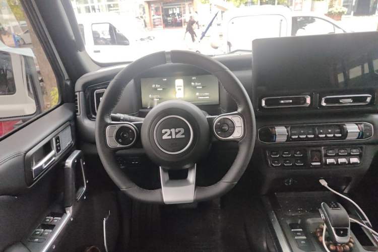 Used 212 T01 2024 2.0T Mechanic Steering Wheel