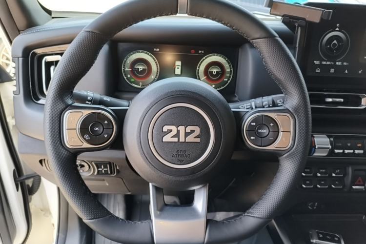 Used 212 T01 2024 2.0T Mechanic Steering Wheel