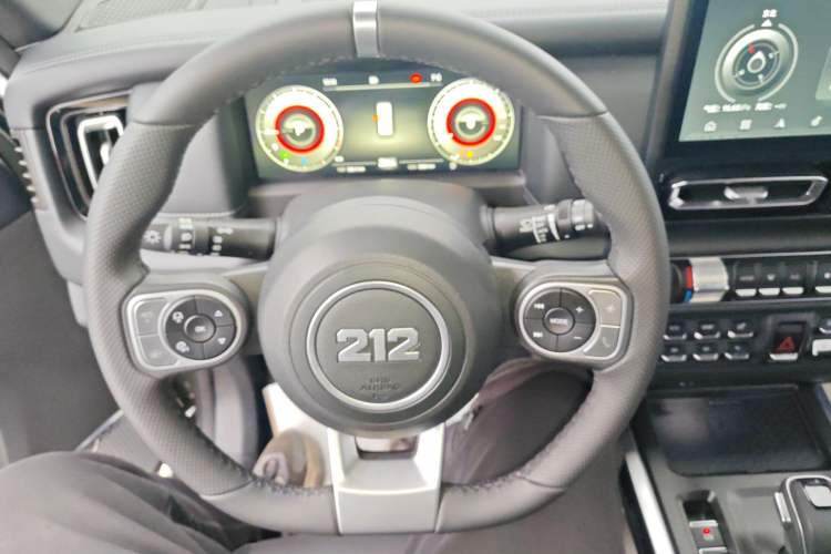 Used 212 T01 2024 2.0T Explorer Steering Wheel