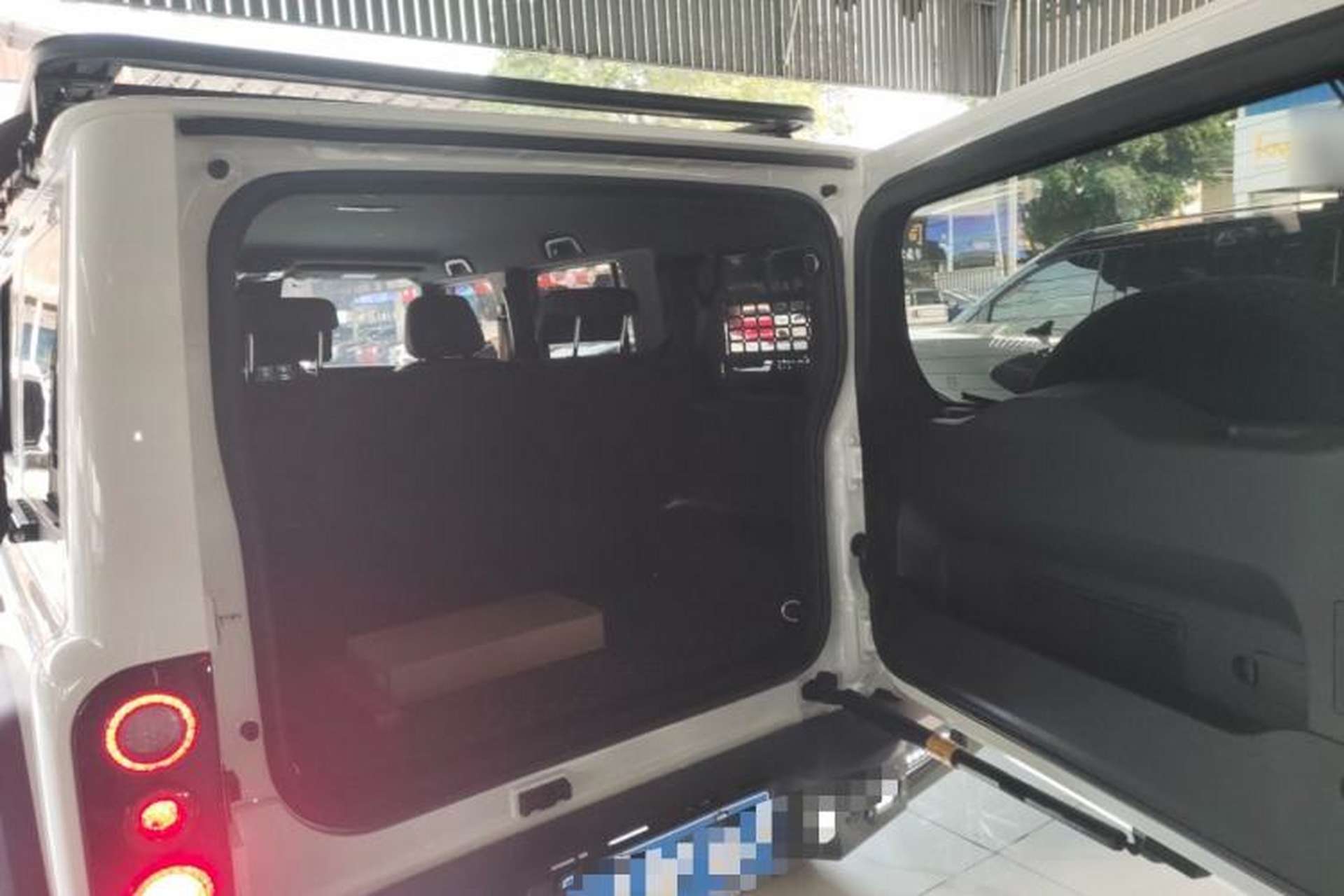 Used 212 T01 2024 2.0T Mechanic Trunk