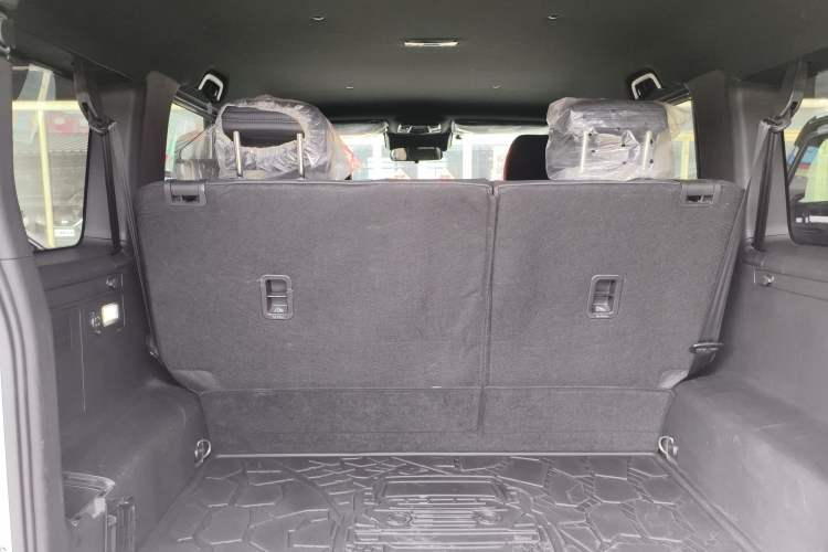 Used 212 T01 2024 2.0T Mechanic Trunk