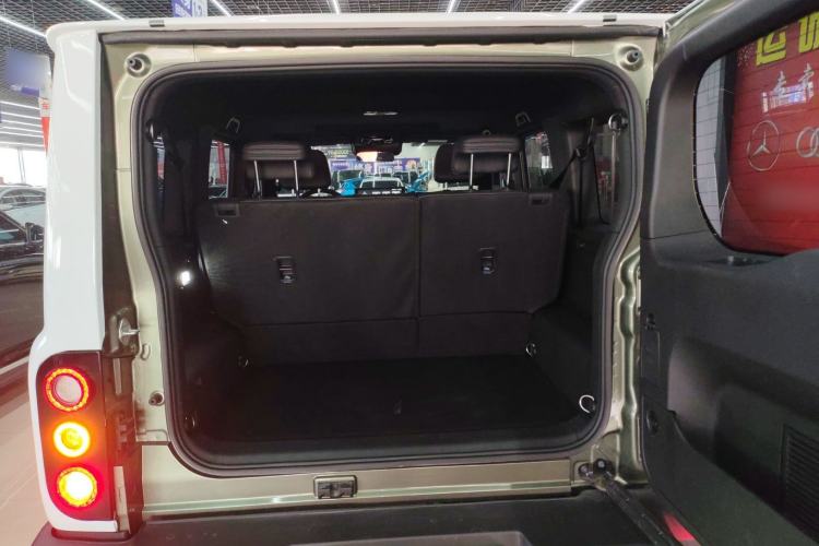 Used 212 T01 2024 2.0T Explorer Trunk