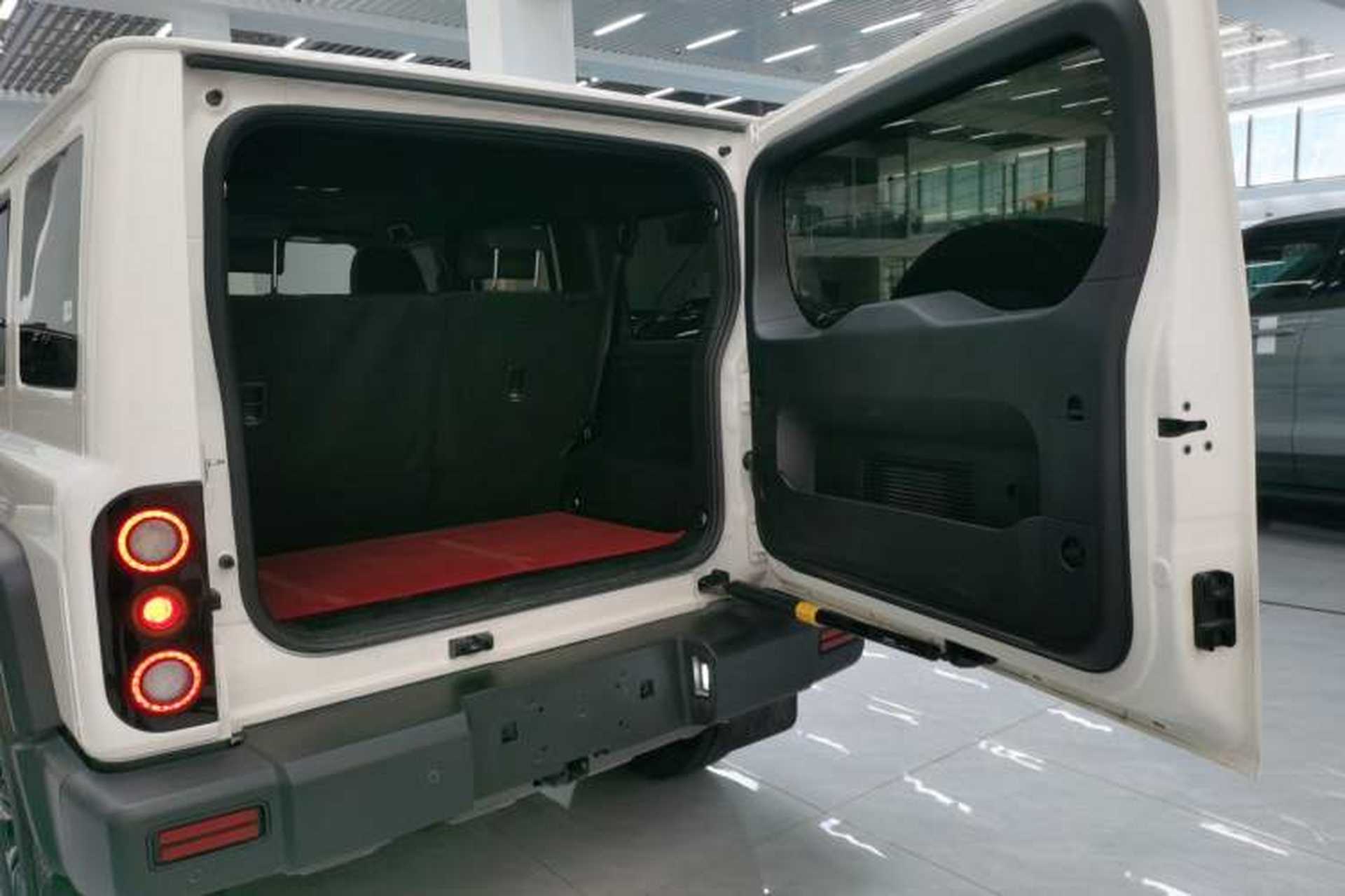 Used 212 T01 2024 2.0T Mechanic Trunk