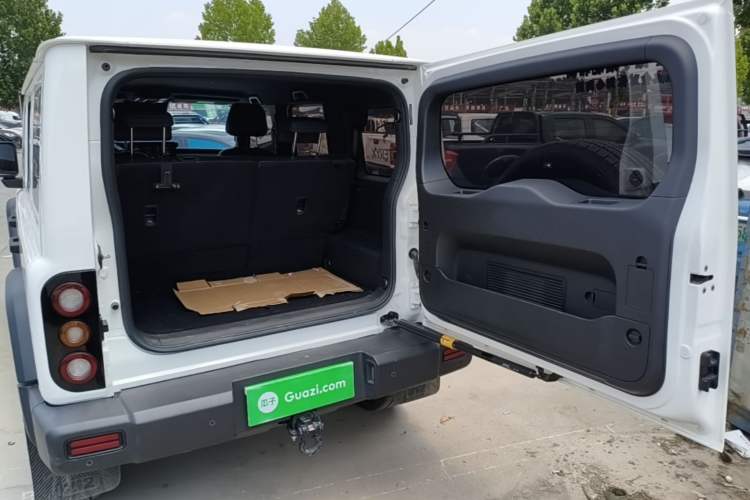 Used 212 T01 2024 2.0T Mechanic Trunk