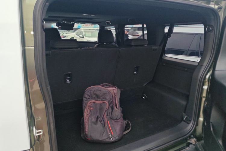 Used 212 T01 2024 2.0T Explorer Trunk